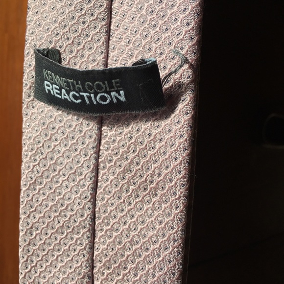 Kenneth Cole Reaction men’s tie - Picture 3 of 5
